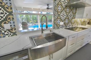 Blue Haven Villa 3 Bedroom 2 Bathroom Home - 1