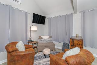 Cozy Tiny Home for 2! Short drive to the Beach! - Myrtle Beach - 4