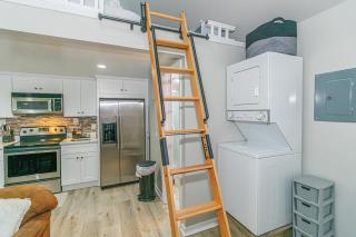 Cozy Tiny Home for 2! Short drive to the Beach! - Myrtle Beach - 3