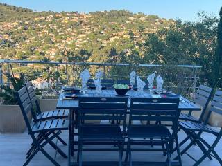 Les hauts d'Ou Souleou, villa contemporaine 8 personnes, piscine à débordement, jacuzzi intégré, très belle vue mer et collines - Bormes-les-Mimosas - 3