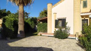 Villa con giardino sul lungomare - 0