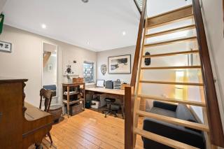 Fremantle Character Cottage - 9