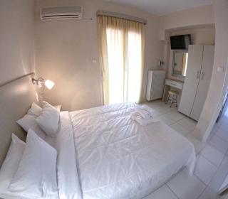 Eleni Kandilari Rooms - Kokkino Nero - 9