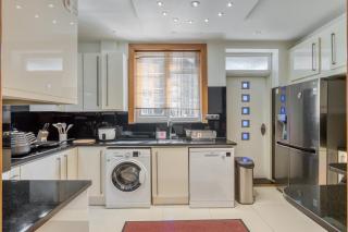 Spacious 3BR Flat with AC 3 Ensuite Bidets Near Selfridges and Hyde Park - Londra - 8
