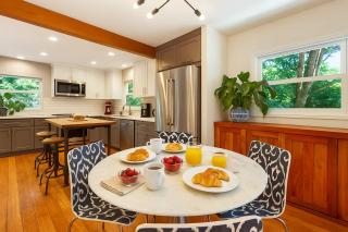 3BD Remodeled Home Near Beach - Seattle - 9