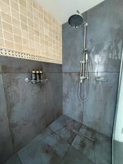 Seaweed Suite, secluded seaside stay with garden view - Newquay - 1