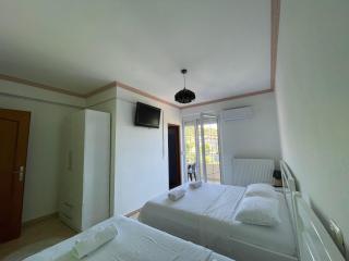 HOTEL VILA TOSKA - Piskupat - 4