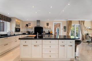 All About Villa Casal - Marbella - 3