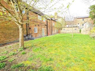The Oak Suite - Farnham - 1