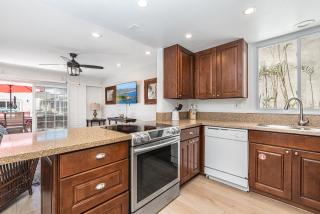 3Br Coastal Home W- Large Oceanview Patio Steps To Sand By Beachview Rentals - Newport Beach - 2