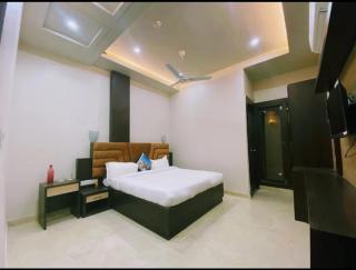 Hotel Amba Ambience - Jāmb - 4