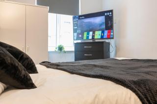 1 Bedroom Luxury Serviced Apartment - Bradford - 5