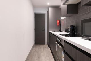 1 Bedroom Luxury Serviced Apartment - Bradford - 4