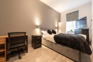 1 Bedroom Luxury Serviced Apartment - Bradford - 2