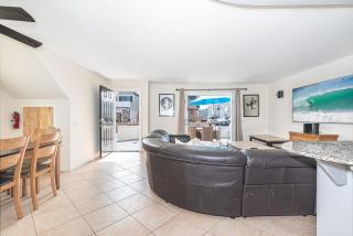 Pet-Friendly 3Br Retreat One House From The Sand By Beachview Rentals - Newport Beach - 7