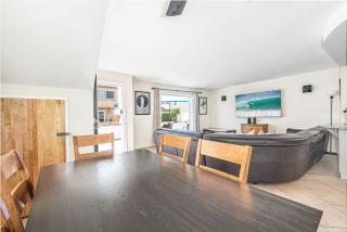 Pet-Friendly 3Br Retreat One House From The Sand By Beachview Rentals - Newport Beach - 6