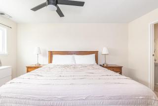 Pet-Friendly 3Br Retreat One House From The Sand By Beachview Rentals - Newport Beach - 3