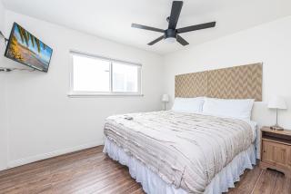 Pet-Friendly 3Br Retreat One House From The Sand By Beachview Rentals - Newport Beach - 2