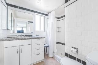 Pet-Friendly 3Br Retreat One House From The Sand By Beachview Rentals - Newport Beach - 1
