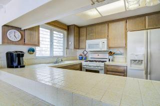 Family Beach House Steps From Sand W- Oceanview Patio By Beachview Rentals - Newport Beach - 2