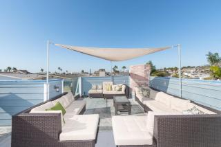 Contemporary 4Br Vacation Home W- Oceanviews Rooftop Deck By Beachview Rentals - Newport Beach - 7