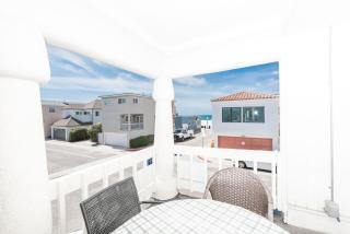 Pet-Friendly 4Br Oceanview Getaway Steps From 35Th St Beach By Beachview Rentals - Newport Beach - 9