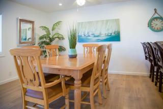 Ultimate Coastal Retreat Seconds From Sand W- Oceanviews By Beachview Rentals - Newport Beach - 4
