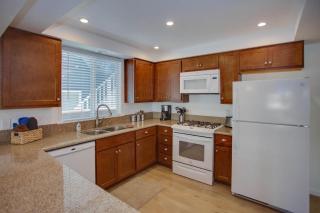 Ultimate Coastal Retreat Seconds From Sand W- Oceanviews By Beachview Rentals - Newport Beach - 2