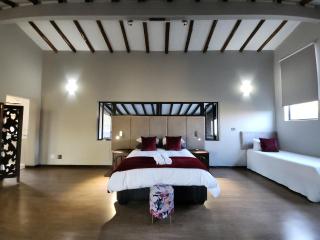 Expansive 5-bedroom house - Hartbeespoort - 8
