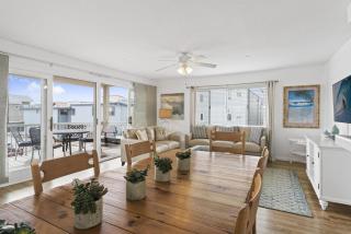 Oceanview Corner Home W- Rooftop Deck, One House From Beach By Beachview Rentals - Newport Beach - 9