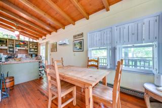 Waterfront Nolin Lake Gem Guest House and Balcony - 5