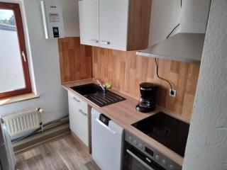Zentrale 3 Zimmer Unterkunft mit Parkplatz - Neumünster - 7