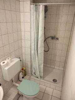 Zentrale 3 Zimmer Unterkunft mit Parkplatz - Neumünster - 1