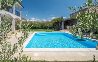 Gorgeous Apartment In Porec With Wifi - Poreč - 2