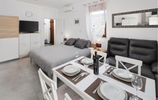 Gorgeous Apartment In Porec With Wifi - Poreč - 7