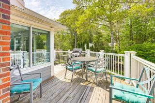 4 Mi to Beach Cape Cod Retreat in Mashpee! - Mashpee - 9