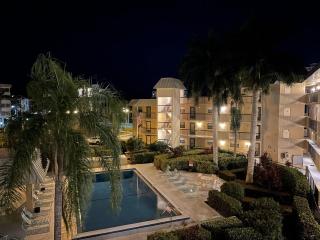 Pristine 2 Bed Condo, Steps from Free Beach Access - Marco Island - 8