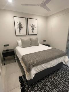 Luxe Three Bedroom Seaview Apartment Simbithi - Ballito - 3