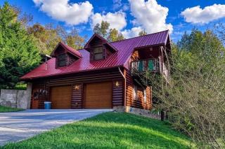Papa Bear, Hot Tub, WIFI, 1089 FREE tickets each paid day, Dollywood and More - Sevierville - 0