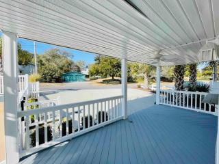 Bright cheerful duplex with a pool A - Myrtle Beach - 7