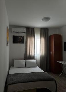 Apartments Lipa - Budva - 0