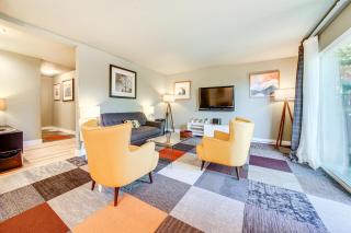 Modern Home Between Seattle, Tacoma and SEA Airport - 6