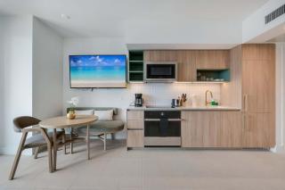 Bellini Breeze - Cozy Central Miami Pool and Gym - Miami - 3