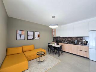 Modern City Center Apartment - Tirana - 8