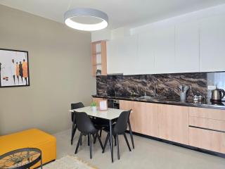 Modern City Center Apartment - Tirana - 7