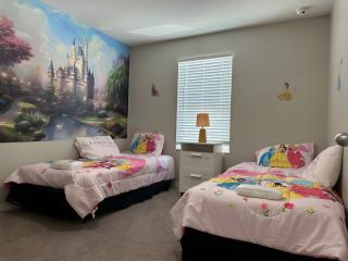Family Getaway 4BR Home Near Disney & ESPN - 8
