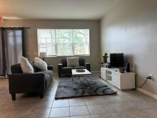 Family Getaway 4BR Home Near Disney & ESPN - Kissimmee - 4