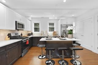 3BR2Bth TD Garden BOS MIT Harvard 2 Parking Spaces - Somerville - 2