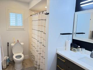 Welcome to Your Home Away From Home! - Mississauga - 8