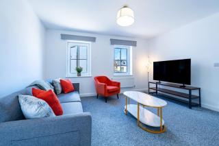 Two-bedroom Ground Floor Flat in Caerphilly Town Centre - Caerphilly - 0